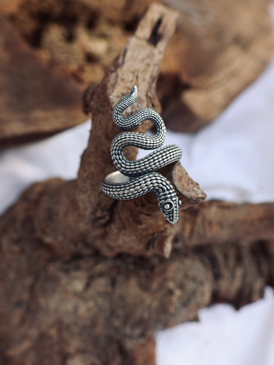 Naga ring