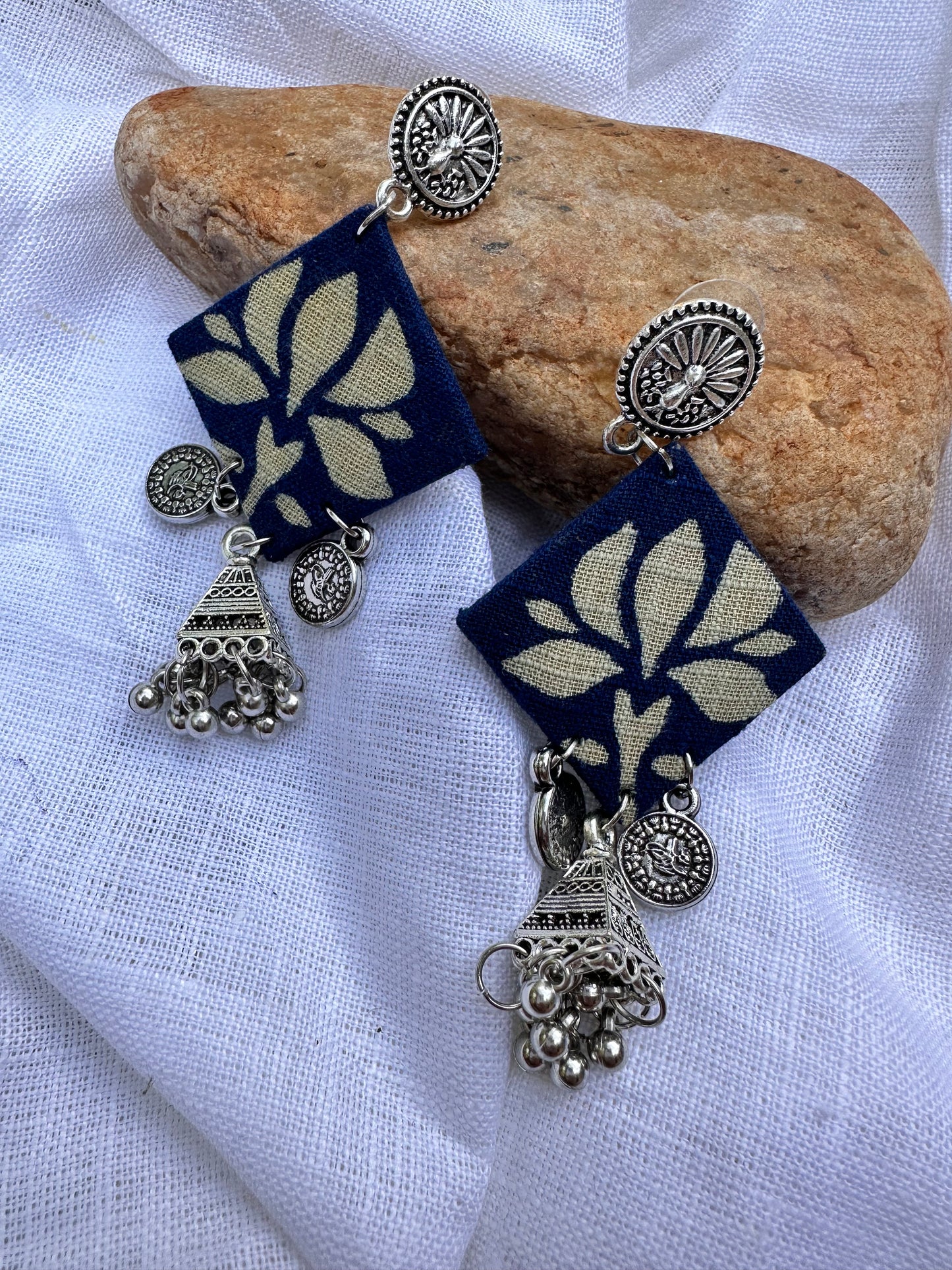 Kamya earrings